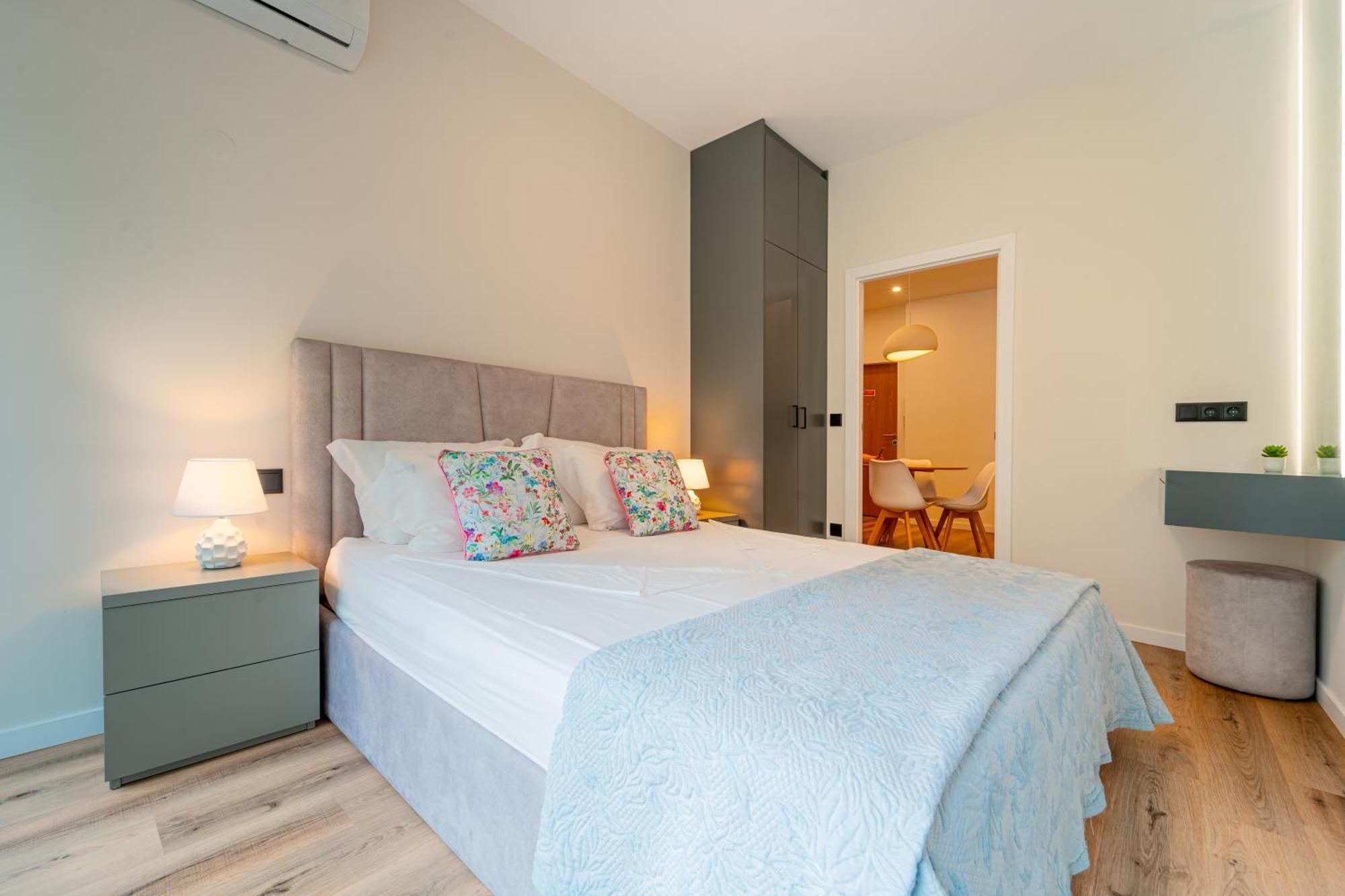 Casa Flores - 2 Bedroom, Lift, Ac, Car Parking - Extra Porto Eksteriør billede