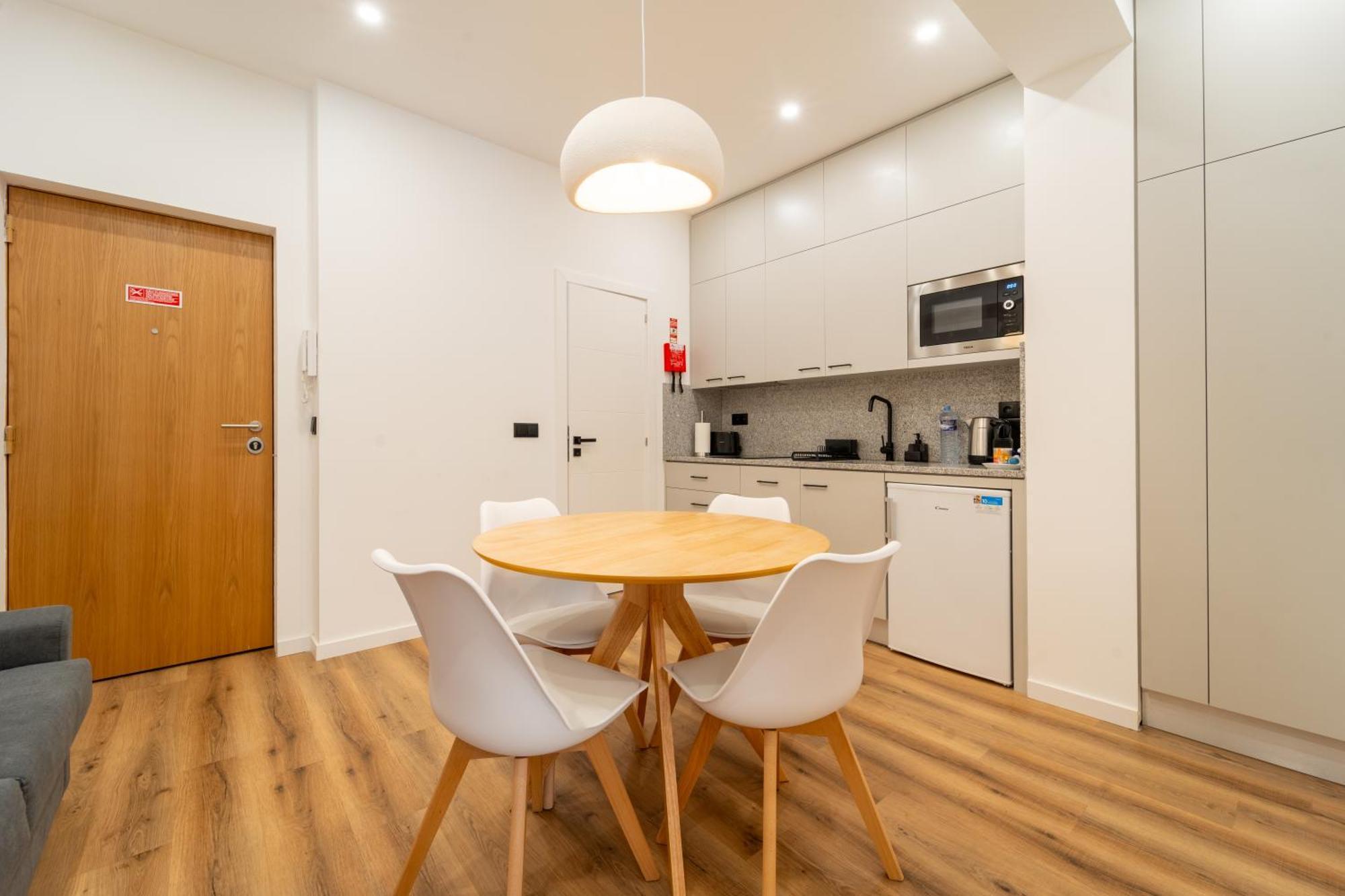 Casa Flores - 2 Bedroom, Lift, Ac, Car Parking - Extra Porto Eksteriør billede